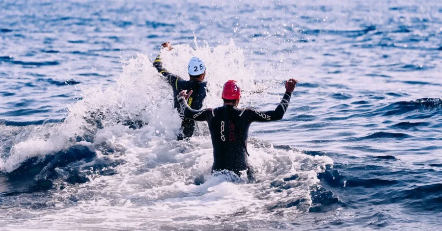 Frissen elkészült termékek halmaza a berendezésről a műhelyi szalonban